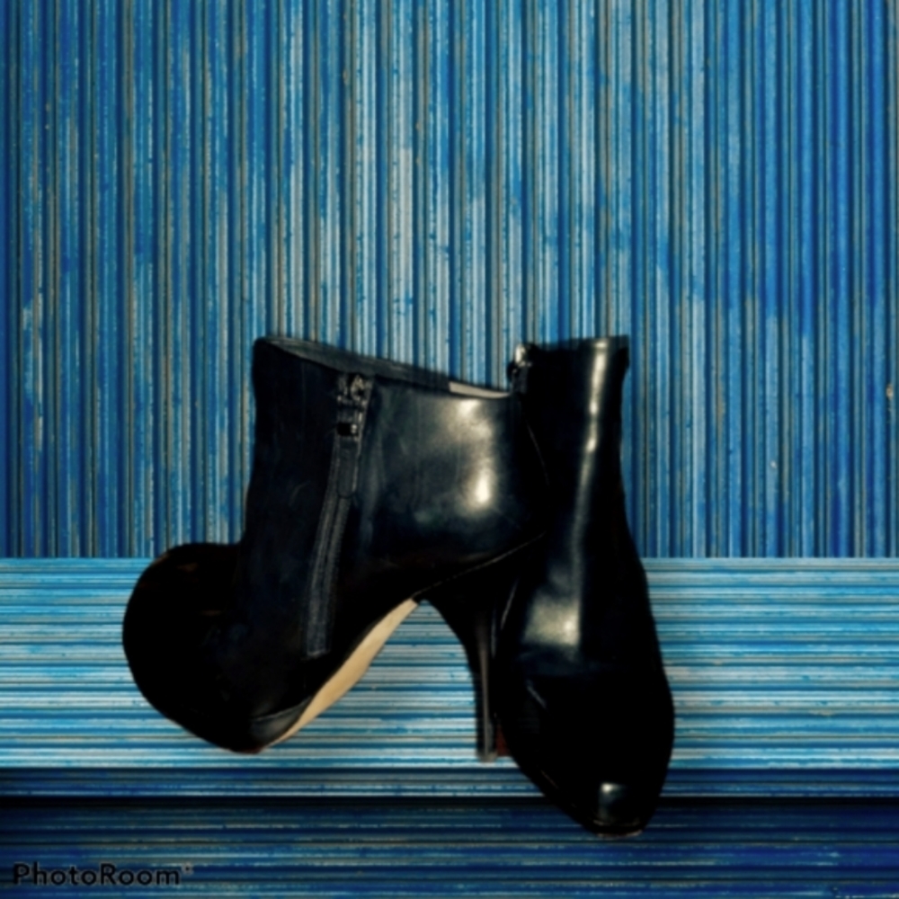 Via Spiga stiletto  booties